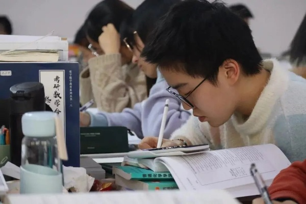 九门学科共绘未来蓝图，知识的光芒照亮前行之路